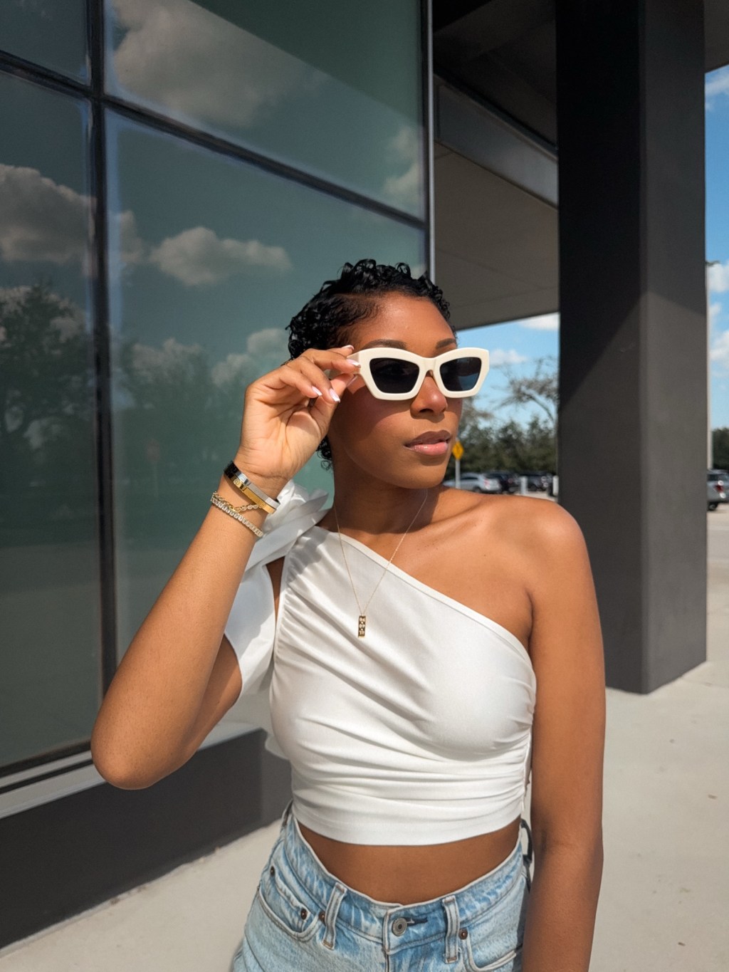 Effortless Summer Style: The Power of a Chic Minimal&nbsp;Look